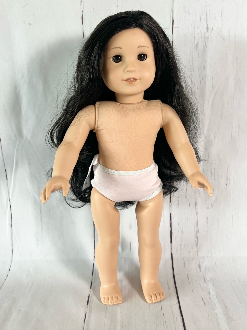 American Girl Doll 18’’ Truly me 2017 Brown Eyes Dark Brown/Black Hair